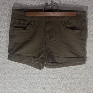 Celebrity Pink Olive Cuffed Bermuda Shorts